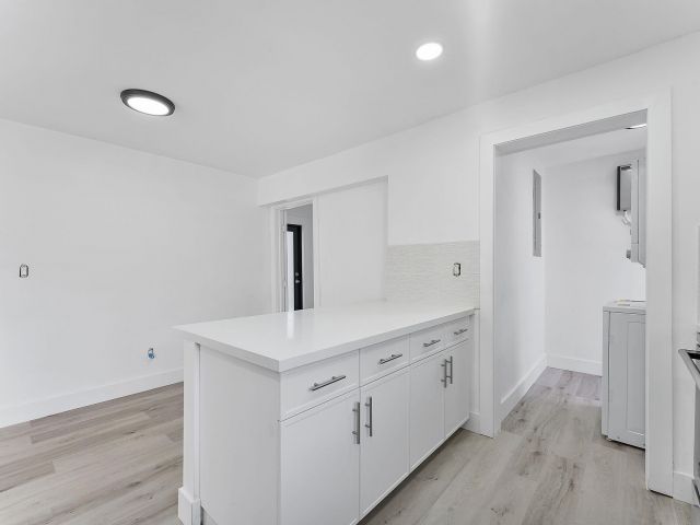 Дом в аренду по адресу 714 NW 1 Way - фото 6757287