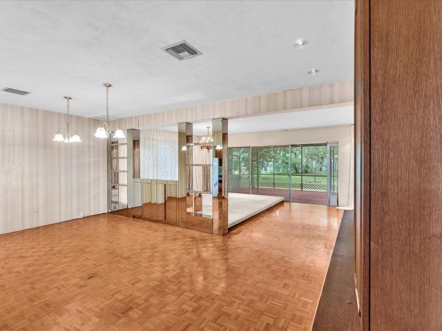 Продажа дома по адресу 20035 NE 14th Court - фото 6777161