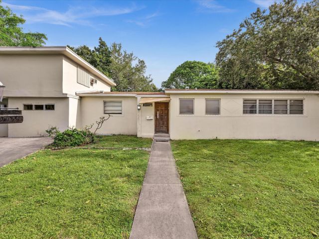 Продажа дома по адресу 20035 NE 14th Court - фото 6777165