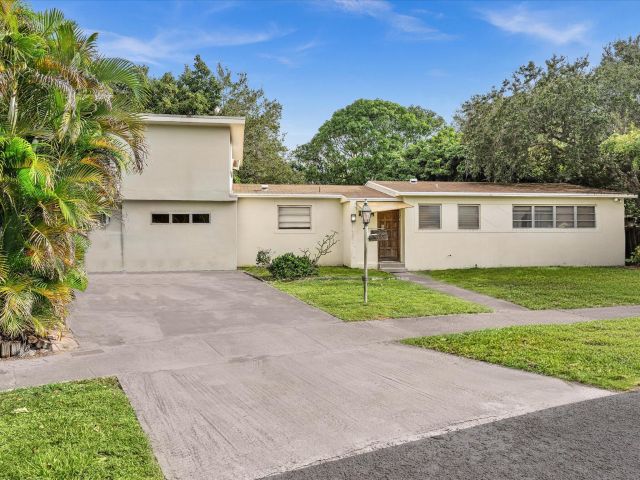 Продажа дома по адресу 20035 NE 14th Court - фото 6777166