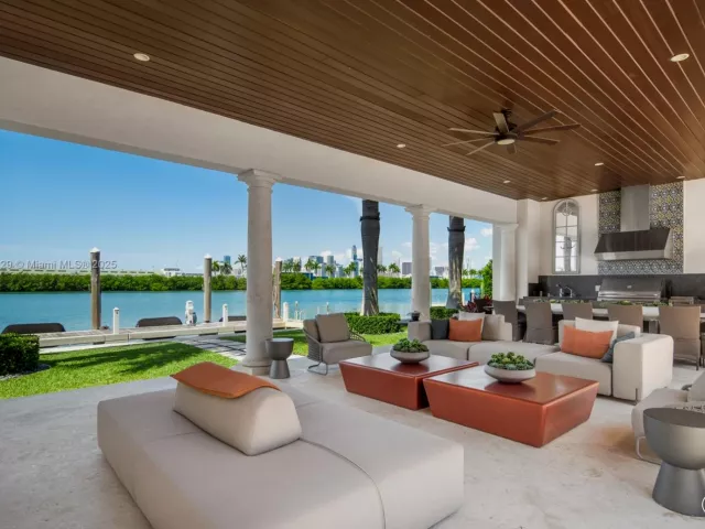 Продажа дома по адресу 190 Palm Avenue - фото 6756915