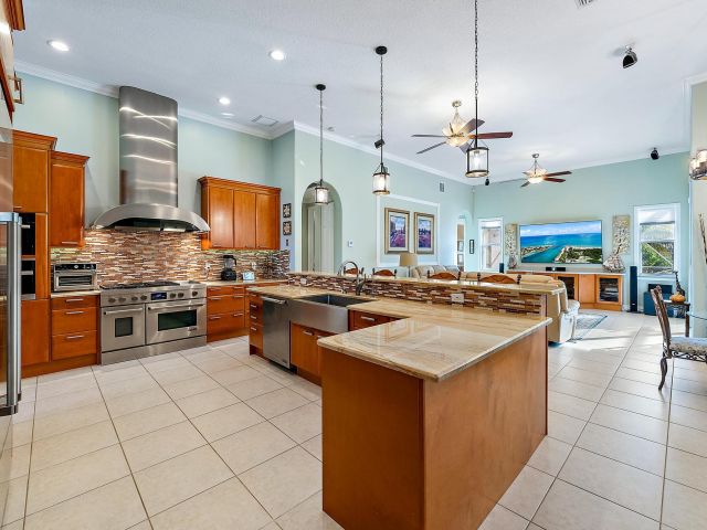 Продажа дома по адресу 7802 130th Avenue N - фото 6829809