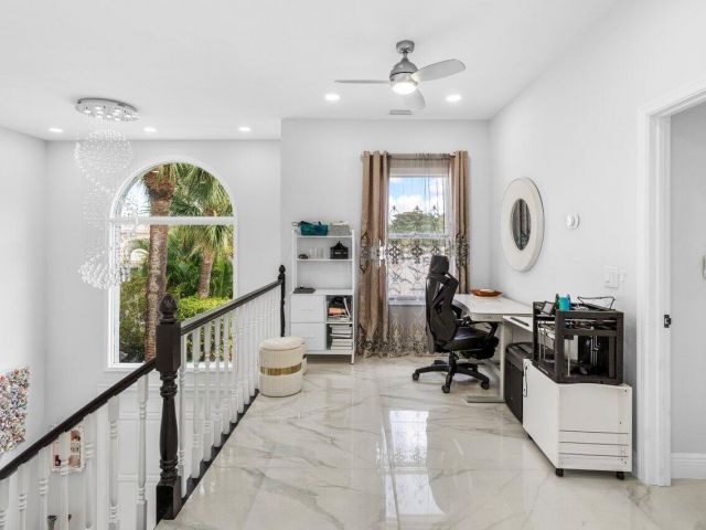 Продажа дома по адресу 7748 Travlers Tree Drive - фото 6758637