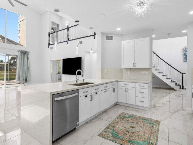 Продажа дома по адресу 7748 Travlers Tree Drive - фото 6758643