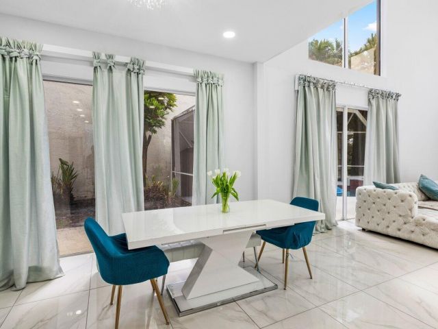 Продажа дома по адресу 7748 Travlers Tree Drive - фото 6758644