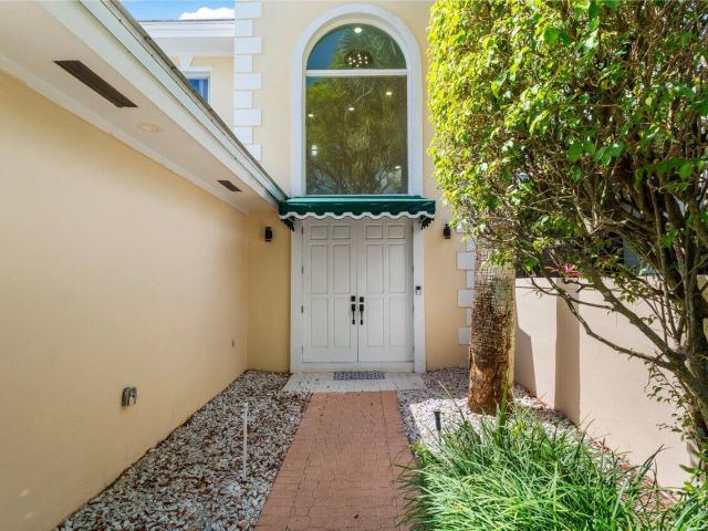 Продажа дома по адресу 7748 Travlers Tree Drive - фото 6758653