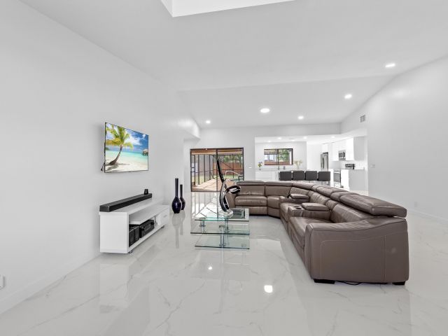 Продажа дома по адресу 22301 Ensenada Way - фото 6809290