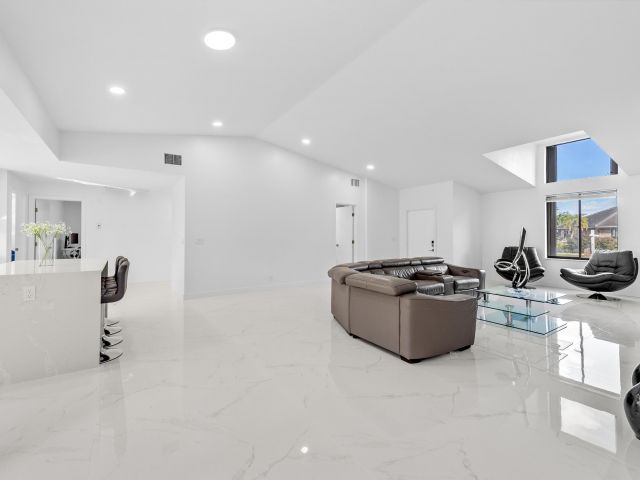 Продажа дома по адресу 22301 Ensenada Way - фото 6809291