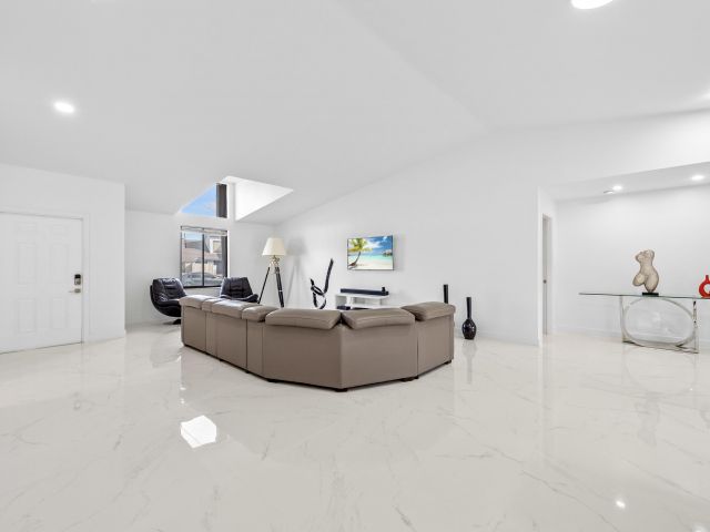 Продажа дома по адресу 22301 Ensenada Way - фото 6809292