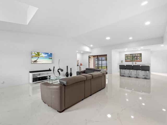 Продажа дома по адресу 22301 Ensenada Way - фото 6809293