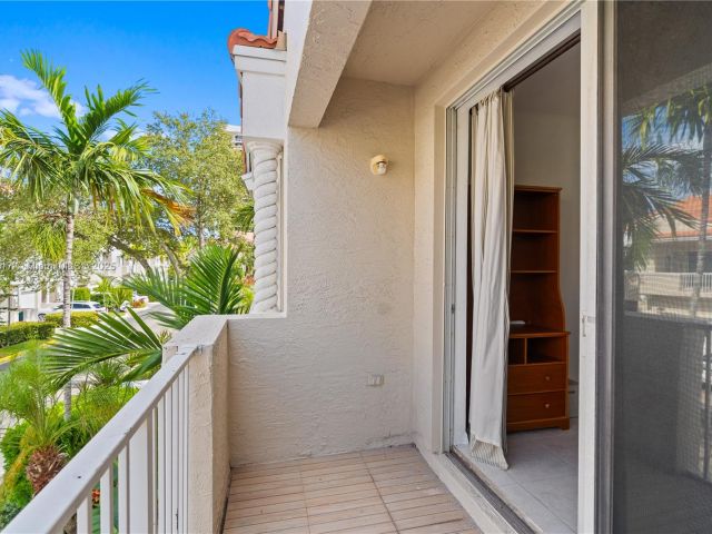 Дом в аренду по адресу 21396 Marina Cove Cir 17-J - фото 7173676