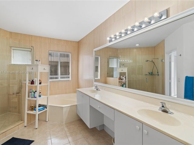 Дом в аренду по адресу 21396 Marina Cove Cir 17-J - фото 7173681