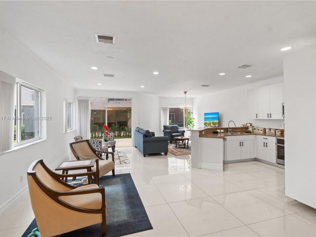 Дом в аренду по адресу 21396 Marina Cove Cir 17-J - фото 7173685