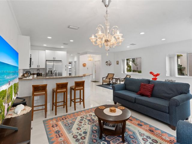 Дом в аренду по адресу 21396 Marina Cove Cir 17-J - фото 7173692