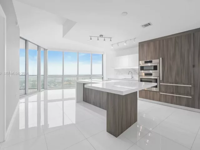 Продажа квартиры #4204 - фото 6858124