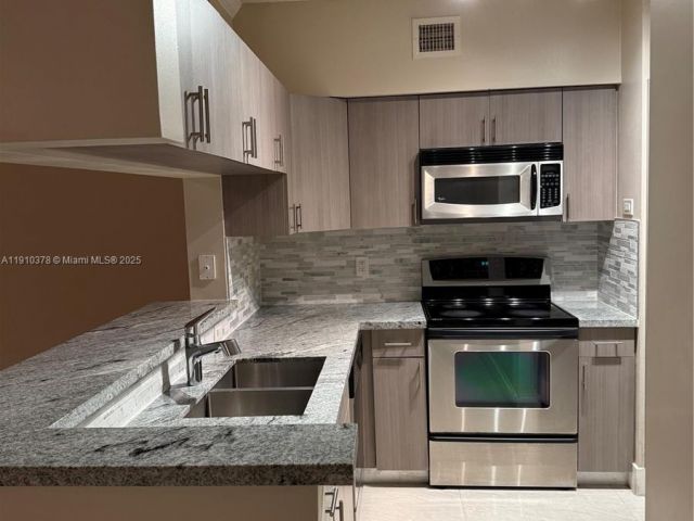 Продажа квартиры #2102 - фото 6759341