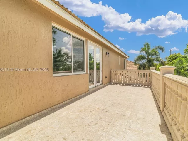 Продажа дома по адресу 15974 SW 16th St - фото 9068487