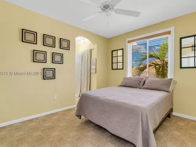 Продажа дома по адресу 15974 SW 16th St - фото 9068491
