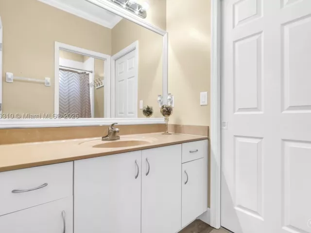 Продажа дома по адресу 15974 SW 16th St - фото 9068501