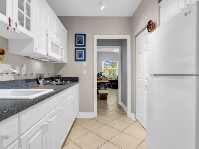 Продажа дома по адресу 15974 SW 16th St - фото 9068505
