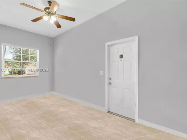 Продажа дома по адресу 15974 SW 16th St - фото 9068507