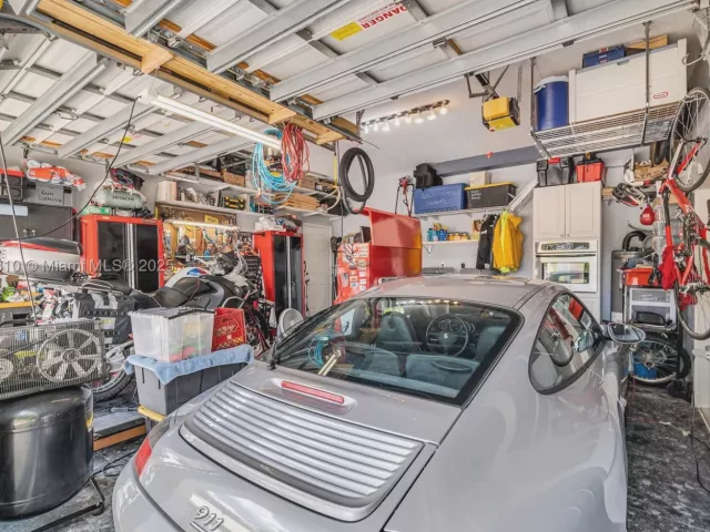 Продажа дома по адресу 15974 SW 16th St - фото 9068516