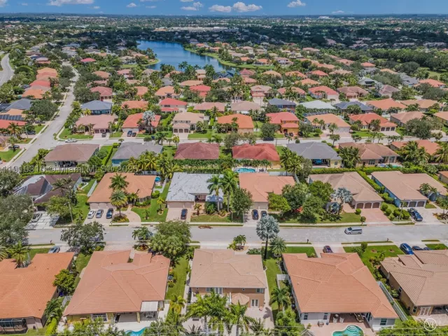 Продажа дома по адресу 15974 SW 16th St - фото 9068531