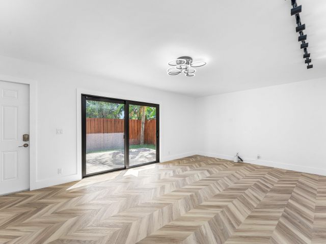 Дом в аренду по адресу 3007 San Clara Drive 5-B - фото 6764795