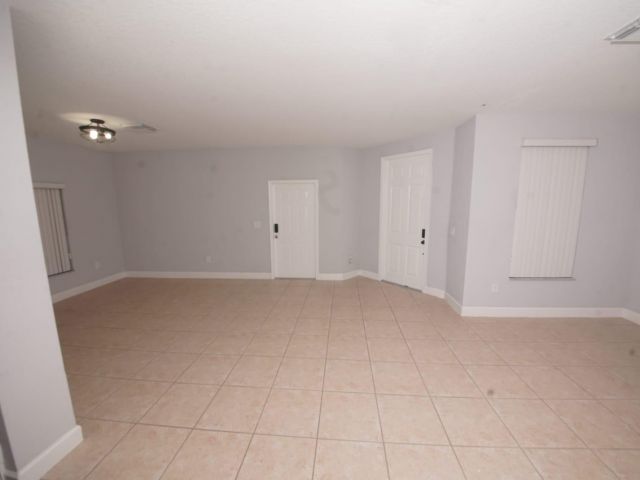 Дом в аренду по адресу 5095 Rambler Rose Way - фото 6760411