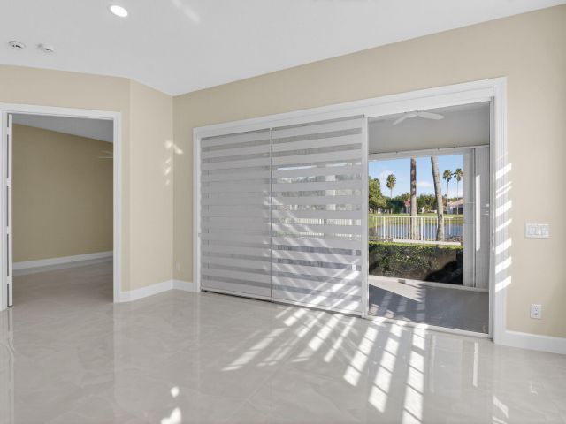 Продажа дома по адресу 4783 Lakeland Drive - фото 6772779