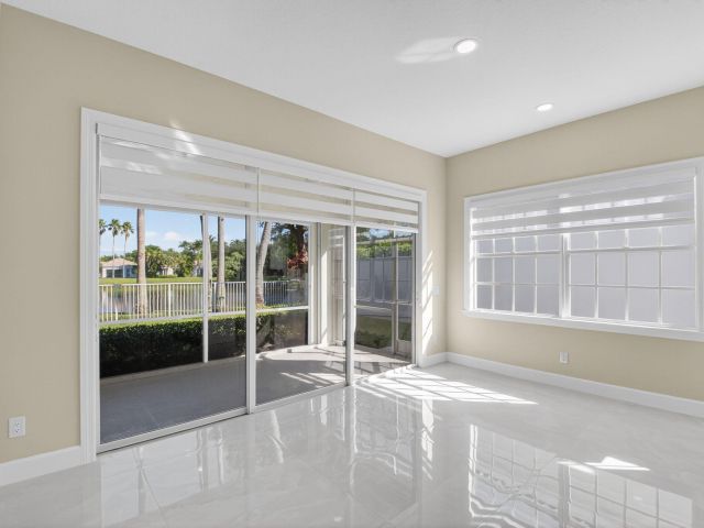 Продажа дома по адресу 4783 Lakeland Drive - фото 6772780