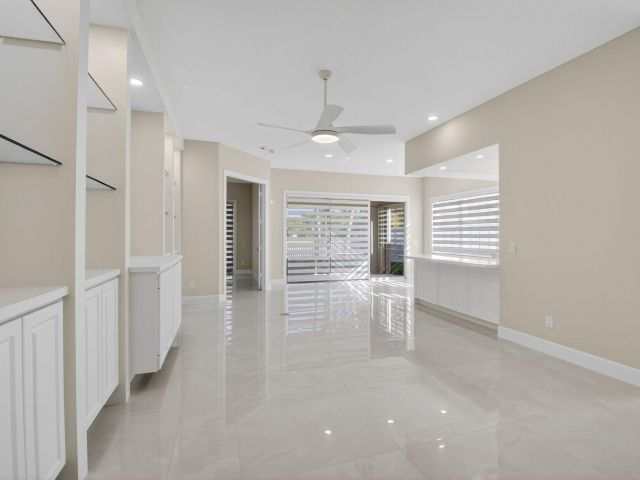 Продажа дома по адресу 4783 Lakeland Drive - фото 6772785