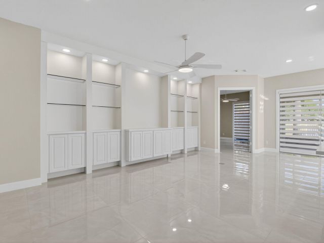 Продажа дома по адресу 4783 Lakeland Drive - фото 6772786