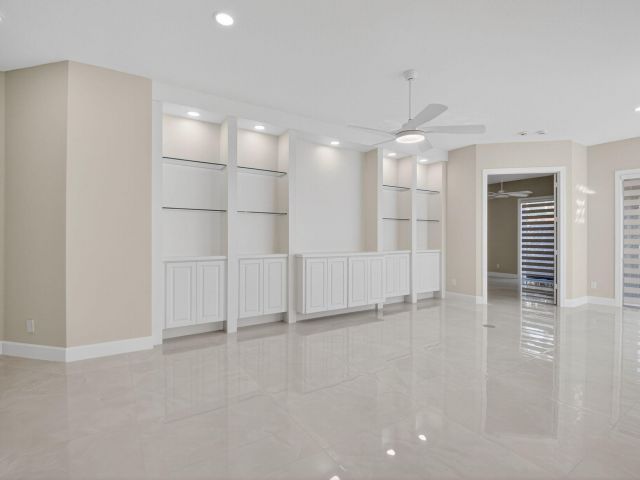 Продажа дома по адресу 4783 Lakeland Drive - фото 6772787