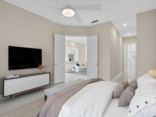 Продажа дома по адресу 4783 Lakeland Drive - фото 6772792