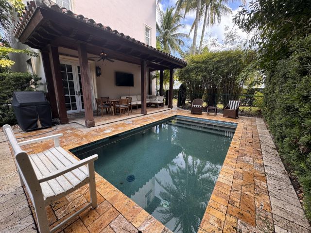 Дом в аренду по адресу 3703 Washington Road - фото 6808568