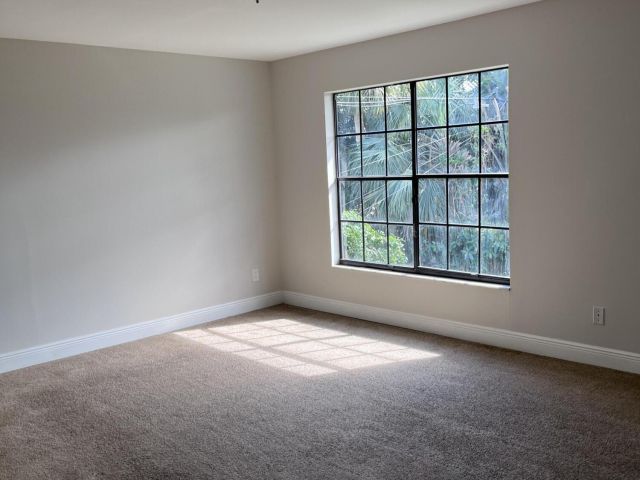 Дом в аренду по адресу 8760 Lyndall Lane - фото 6760506