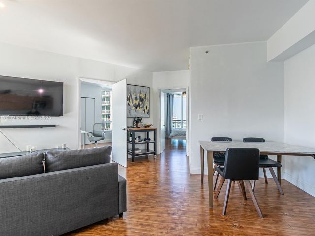 Продажа квартиры #3914 - фото 6757101