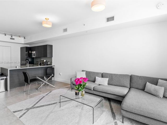 Продажа квартиры #1502 - фото 6768464