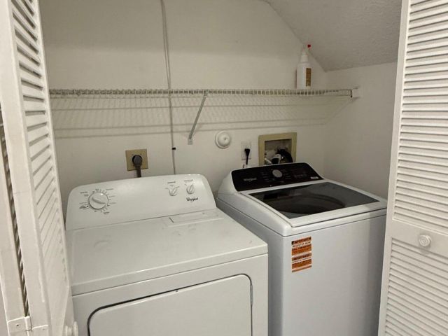 Дом в аренду по адресу 22492 Middletown Drive - фото 6759702