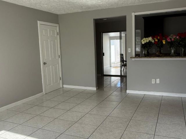 Продажа дома по адресу 4375 Brentwood Court - фото 6760436