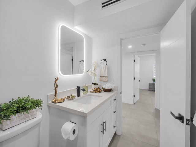 Дом в аренду по адресу 520 NE 135th Street - фото 6759270