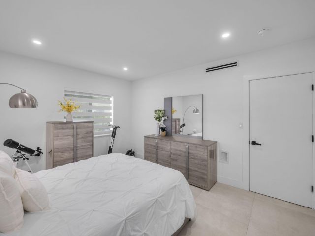 Дом в аренду по адресу 520 NE 135th Street - фото 6759272