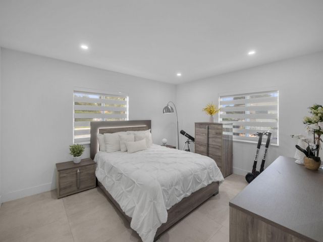 Дом в аренду по адресу 520 NE 135th Street - фото 6759273