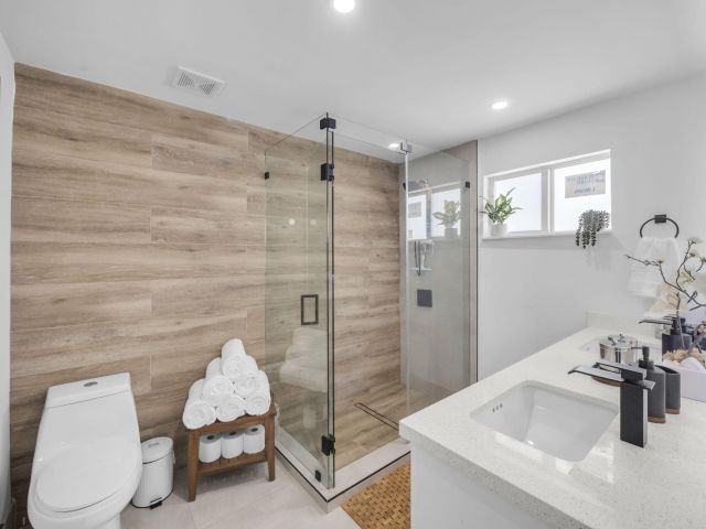 Дом в аренду по адресу 520 NE 135th Street - фото 6759275