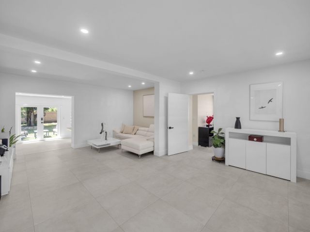 Дом в аренду по адресу 520 NE 135th Street - фото 6759280