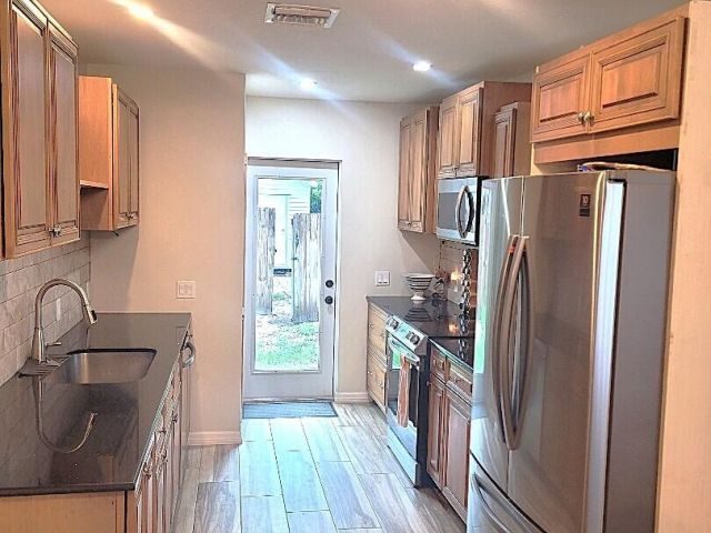 Продажа дома по адресу 410 SW 10th Street SW - фото 6765293