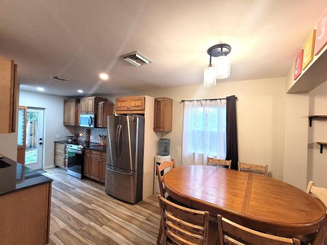 Продажа дома по адресу 410 SW 10th Street SW - фото 6765294