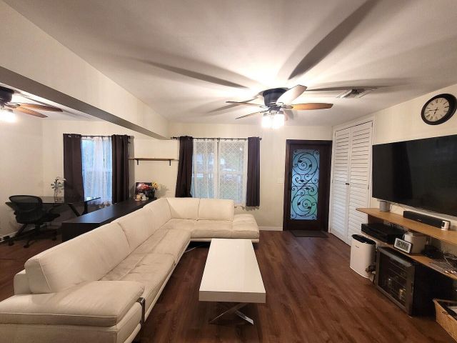 Продажа дома по адресу 410 SW 10th Street SW - фото 6765295