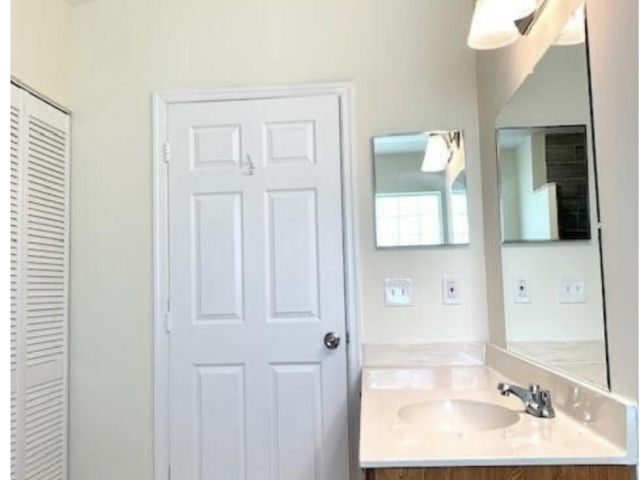 Дом в аренду по адресу 12612 69th Street N - фото 6813935